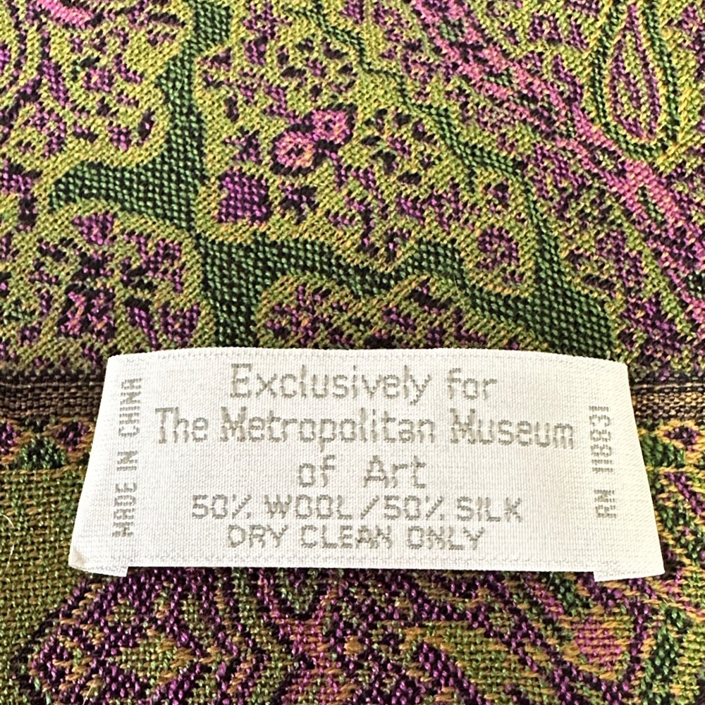 The MET - exclusive Purple and Green Paisley wool and silk Scarf - Picture 2 of 5